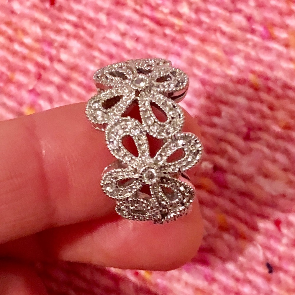 Lia sophia sparkle flower ring